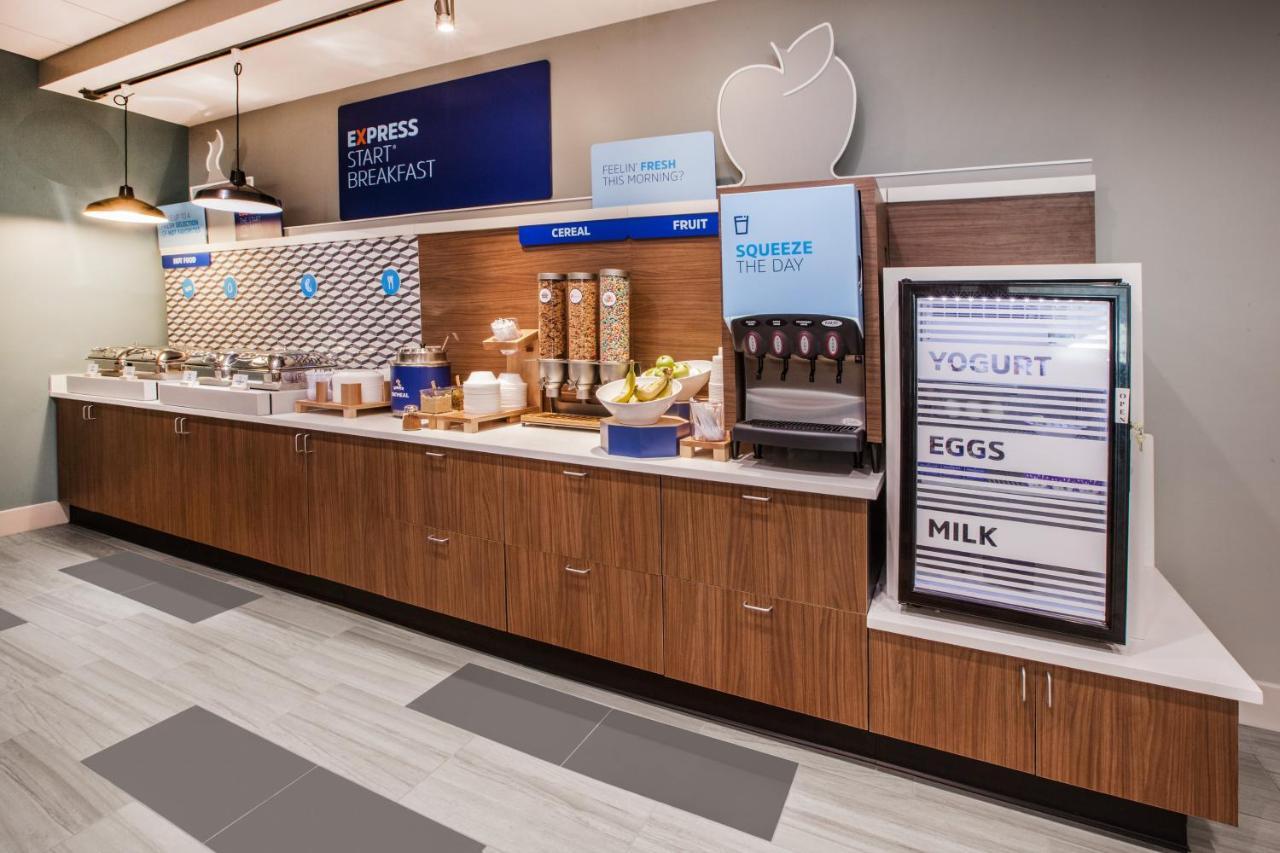 Holiday Inn Express - Gulfport Beach By Ihg Экстерьер фото