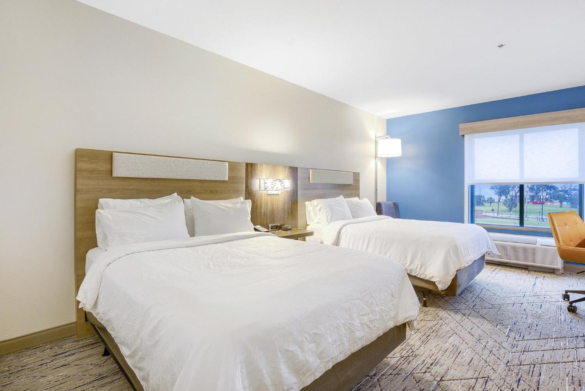 Holiday Inn Express - Gulfport Beach By Ihg Экстерьер фото