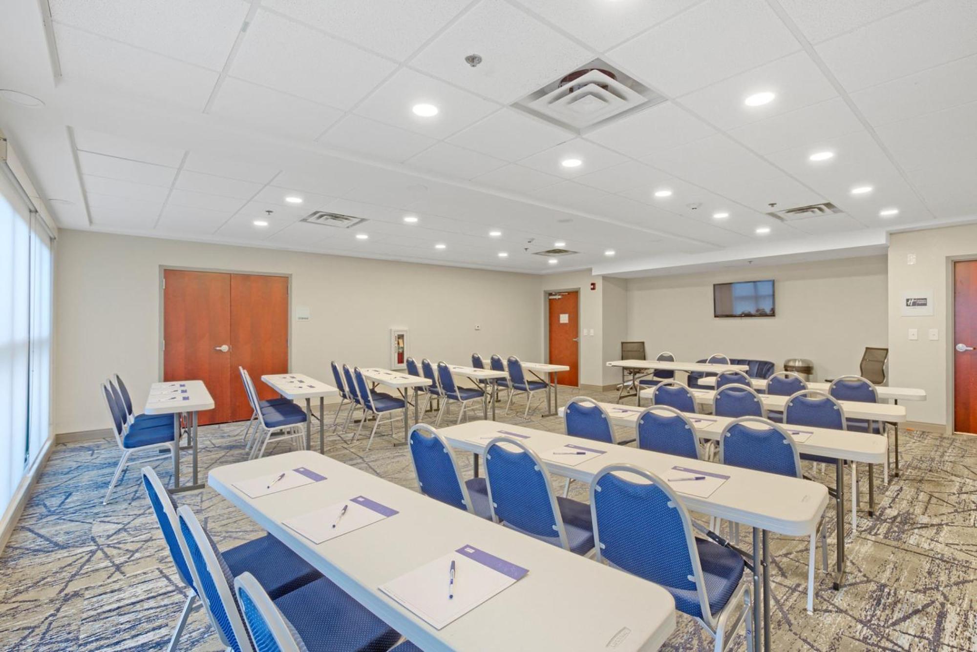 Holiday Inn Express - Gulfport Beach By Ihg Экстерьер фото