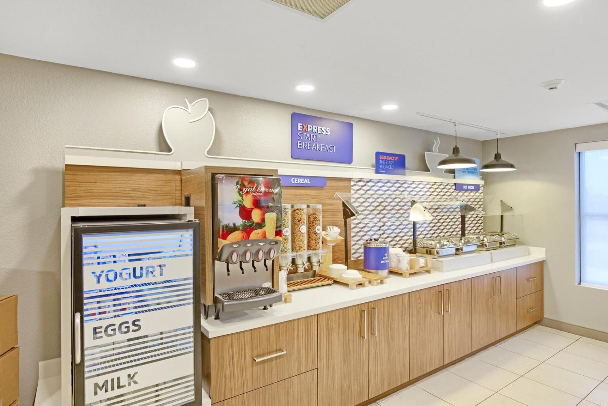 Holiday Inn Express - Gulfport Beach By Ihg Экстерьер фото
