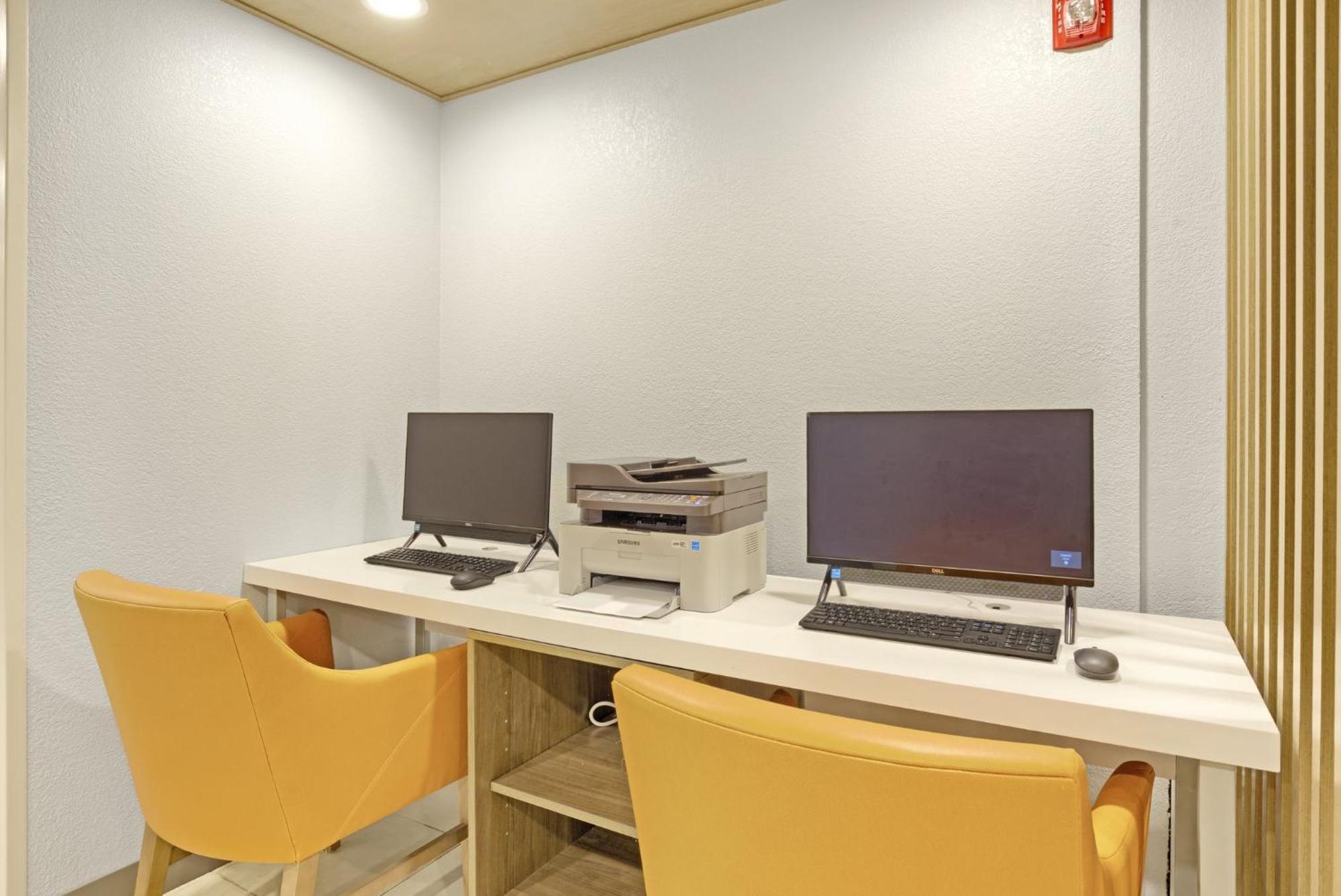 Holiday Inn Express - Gulfport Beach By Ihg Экстерьер фото