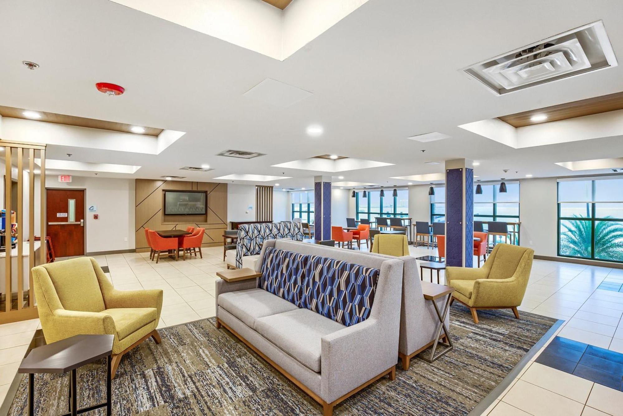 Holiday Inn Express - Gulfport Beach By Ihg Экстерьер фото