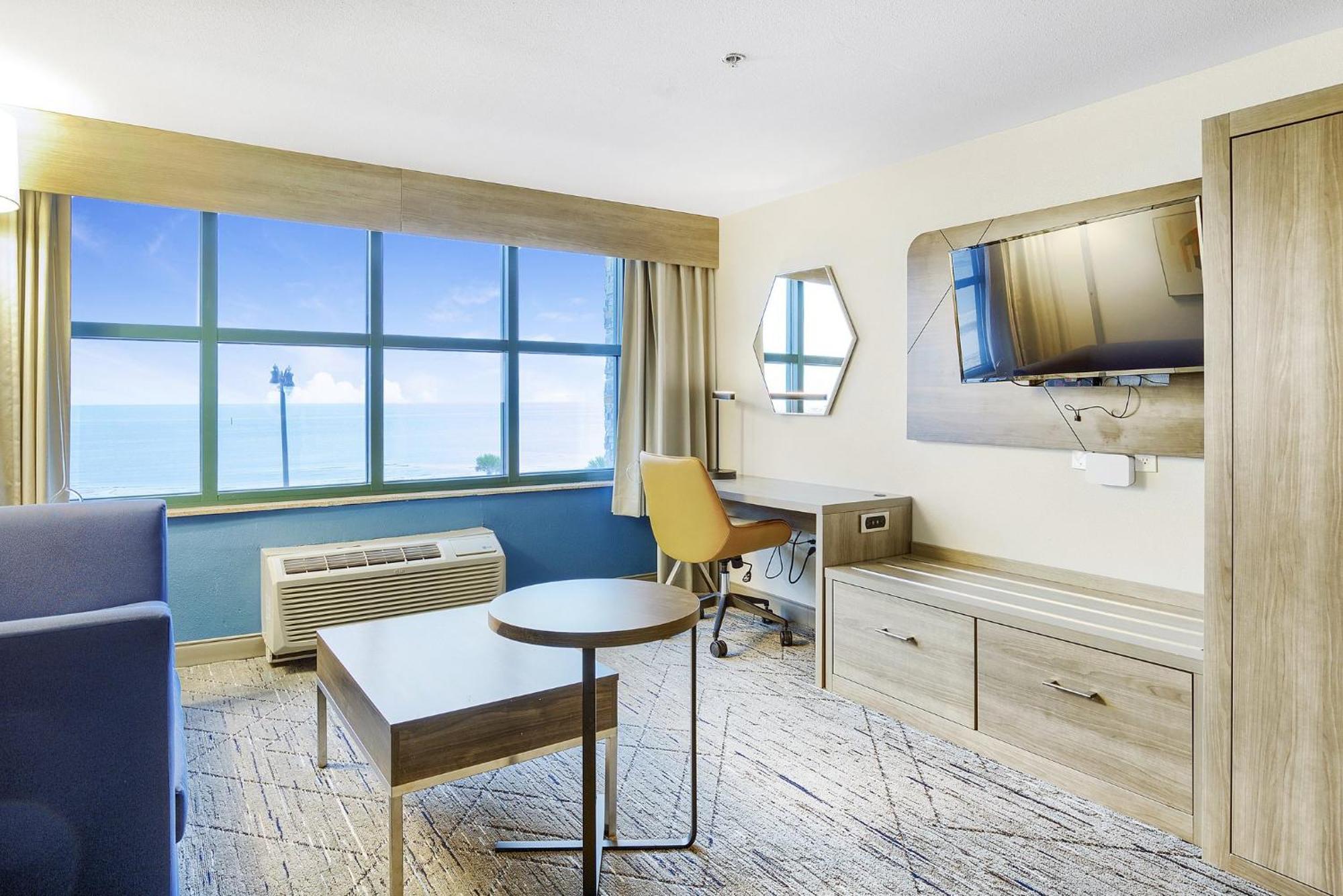 Holiday Inn Express - Gulfport Beach By Ihg Экстерьер фото