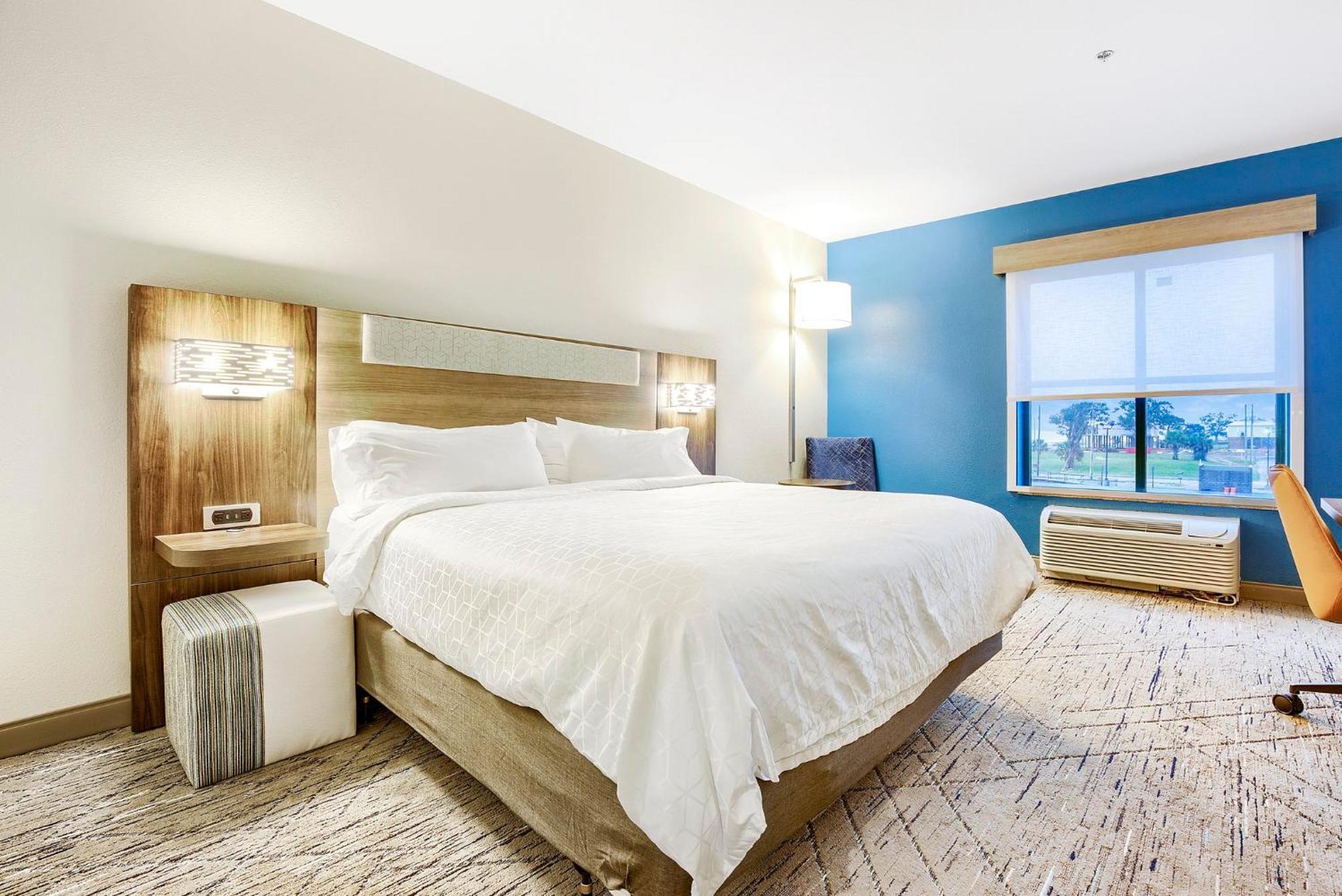 Holiday Inn Express - Gulfport Beach By Ihg Экстерьер фото